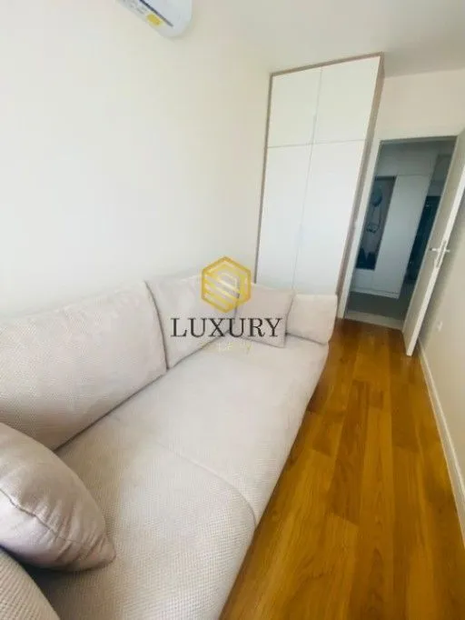 Izdavanje, trosoban stan, 95m², Central Point, Podgorica