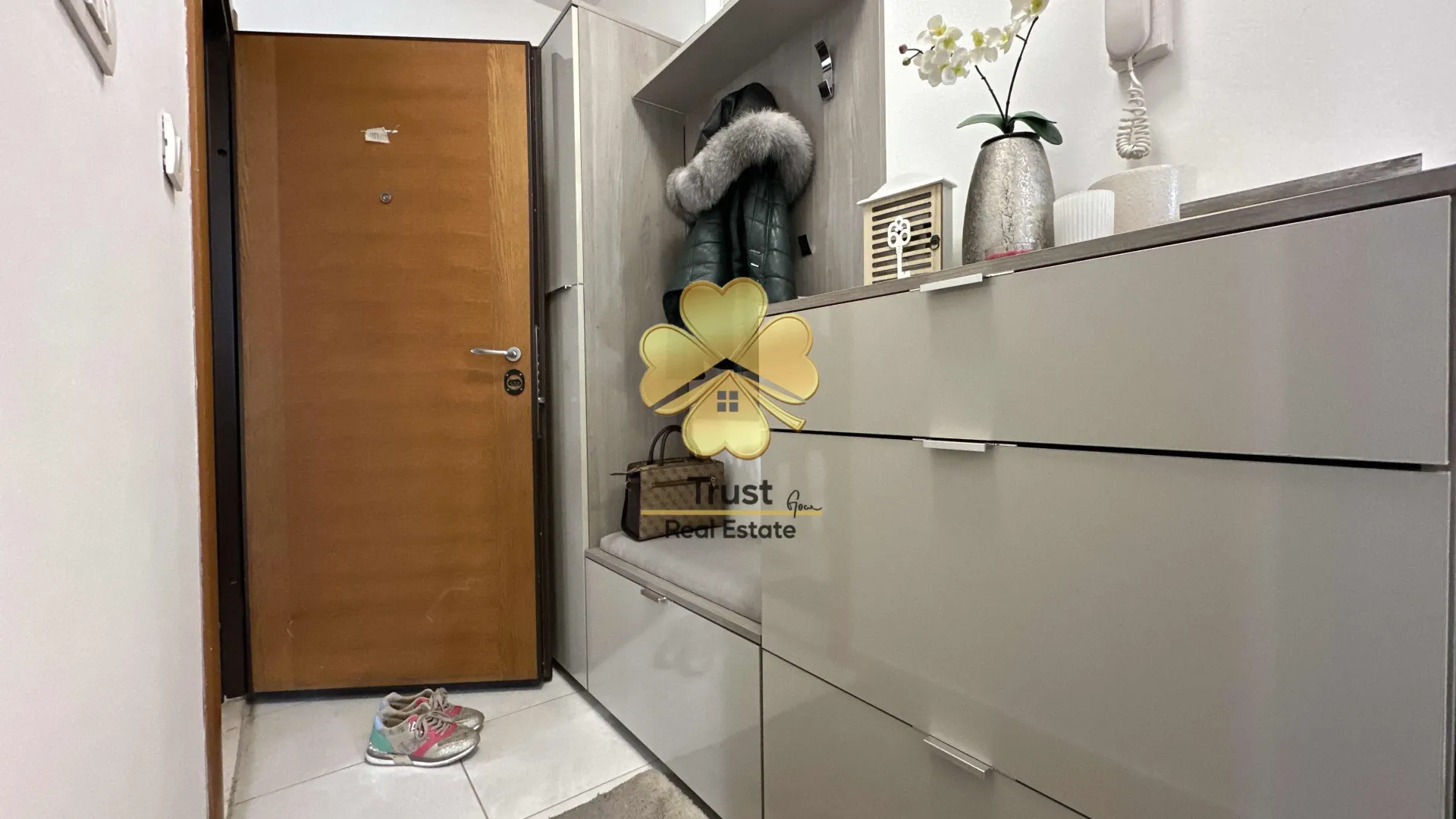 Rent, one bedroom apartment, 50m², Stari Aerodrom, Podgorica