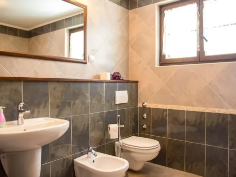 Prodaja, kuća, 235m², Kostanjica, Kotor - image 12