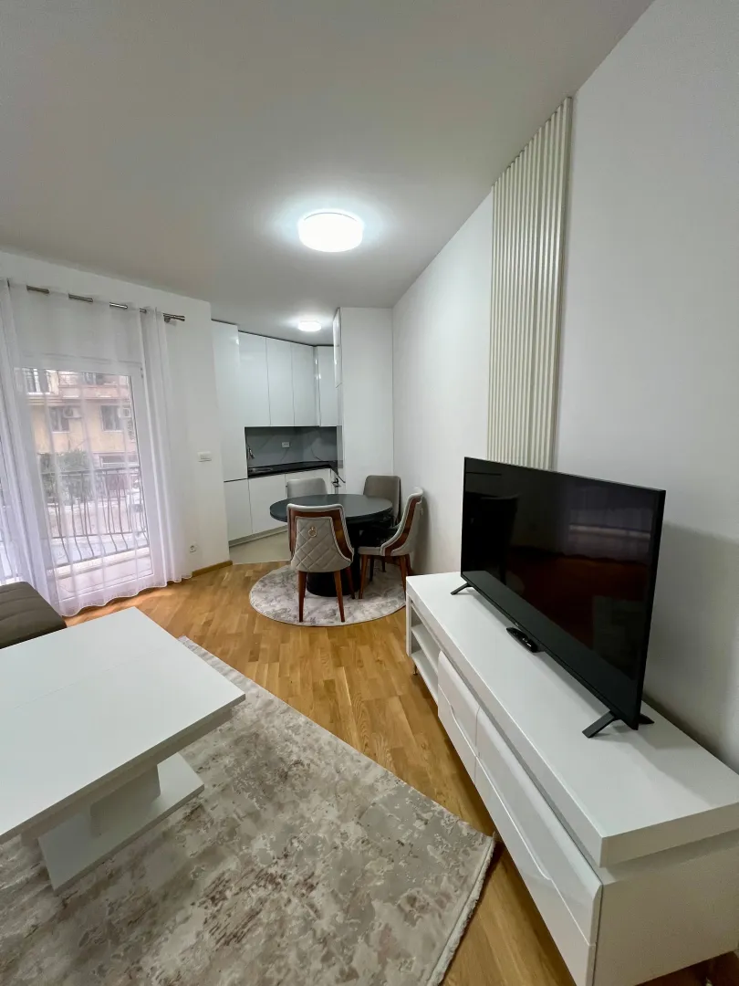 Izdavanje, dvosoban stan, 56m², Stara Varoš, Podgorica