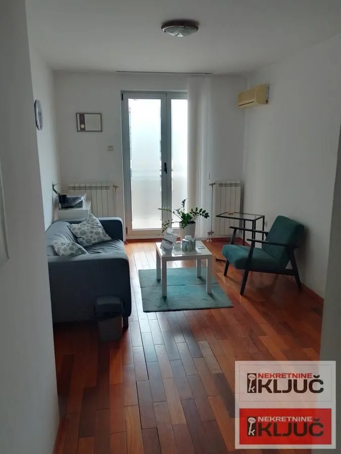 Prodaja, jednosoban stan, 28m², Bulevar Oslobodjenja, Novi Sad Sve Podlokacije