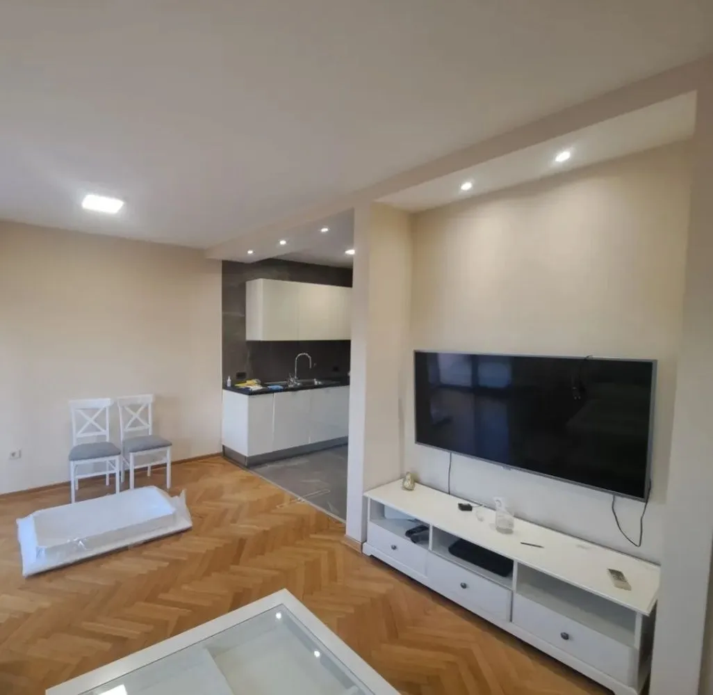 Izdavanje, jednosoban stan, 65m², Preko Morače, Podgorica