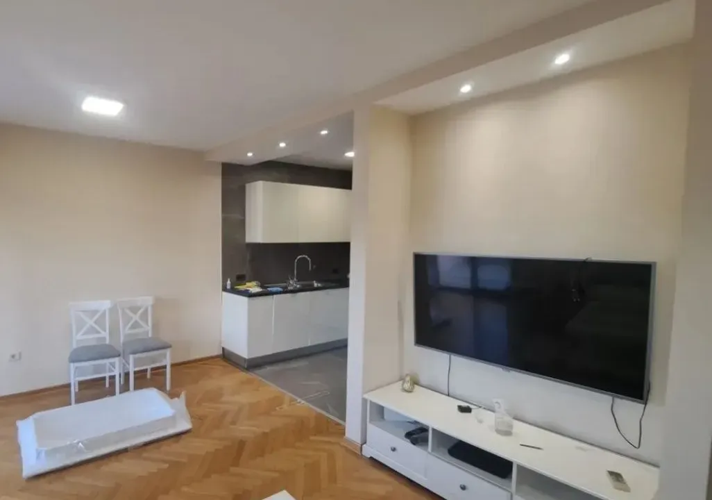 Izdavanje, jednosoban stan, 65m², Preko Morače, Podgorica