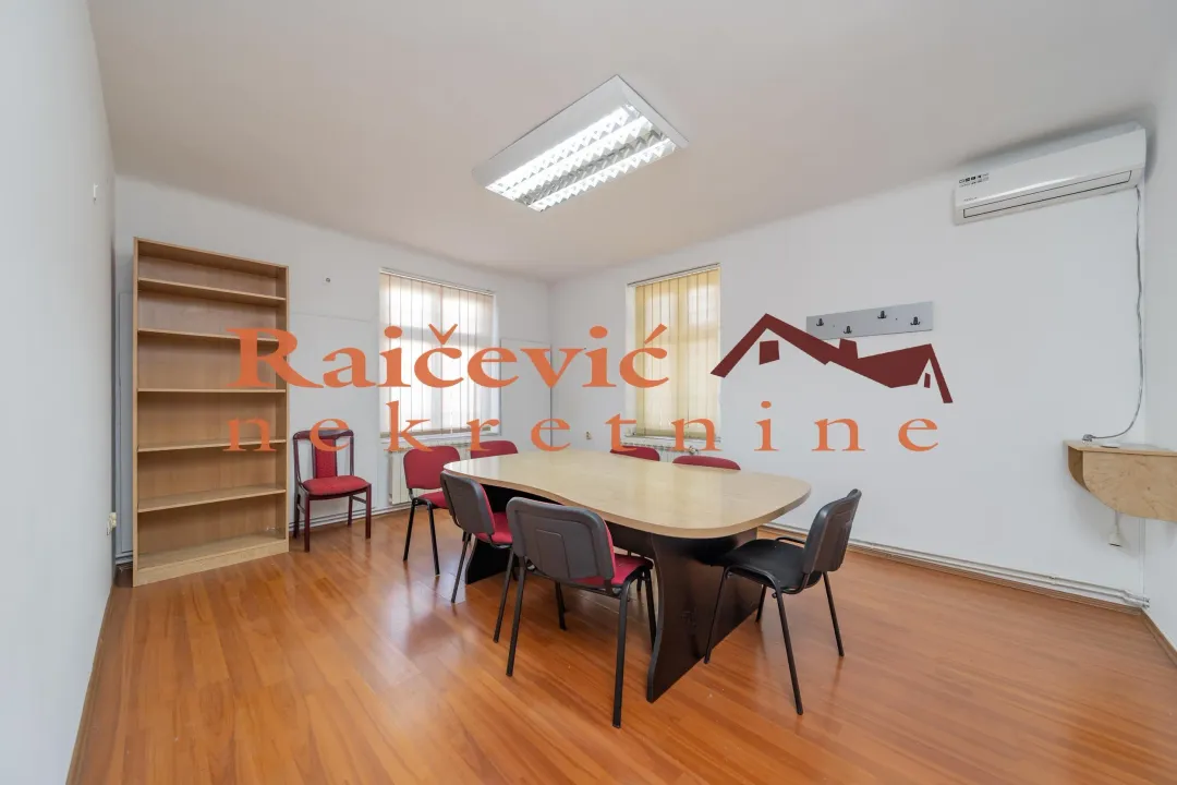 Izdavanje, poslovni prostor, 85m², Vračar Hram, Vračar Sve Podlokacije