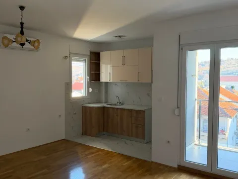 Sale, two bedroom apartment, 46m², Nova Dalmatinska, Podgorica - image 2