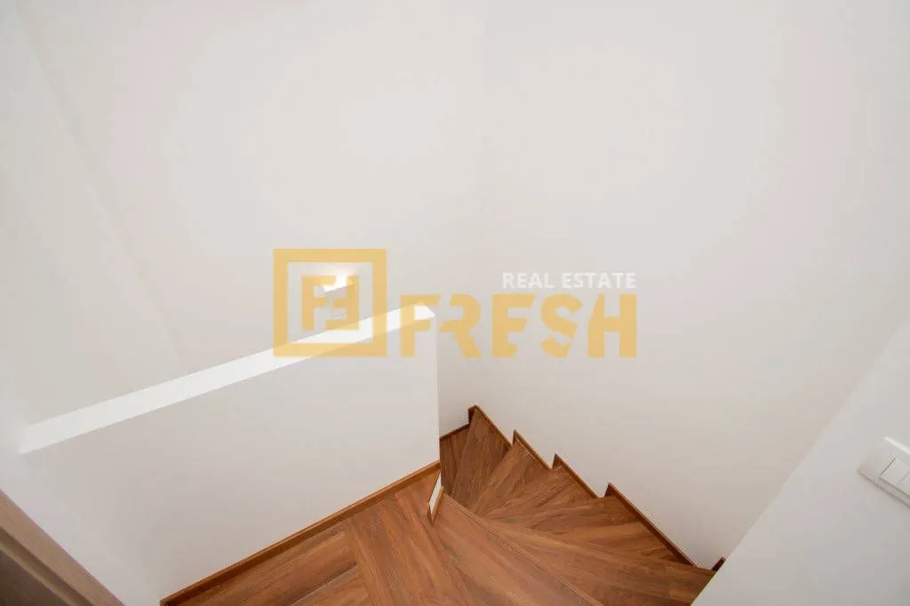 Izdavanje, dvosoban stan, 70m², Master Kvart, Podgorica