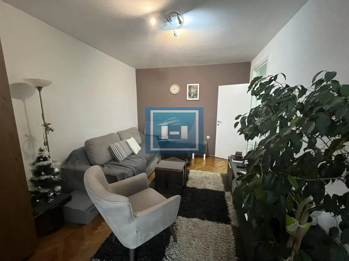 Prodaja, trosoban stan, 66m², Centar, Jagodina