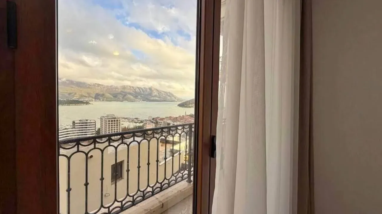 Sale, two bedroom apartment, 54m², Centar, Budva