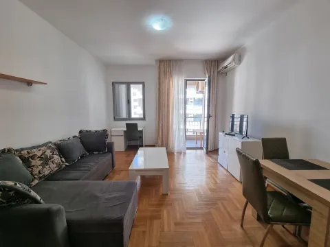 Rent, one bedroom apartment, 54m², Budva, Crna Gora - image 12