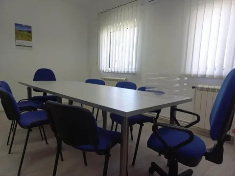 Izdavanje, poslovni prostor, 120m², Mali Mokri Lug, Zvezdara Sve Podlokacije - image 2