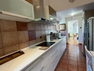 Izdavanje, stan, 285m², Gorica C, Podgorica - image 5