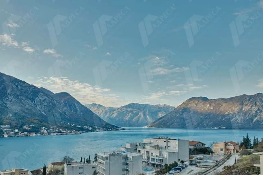 Prodaja, dvosoban stan, 74m², Dobrota, Kotor