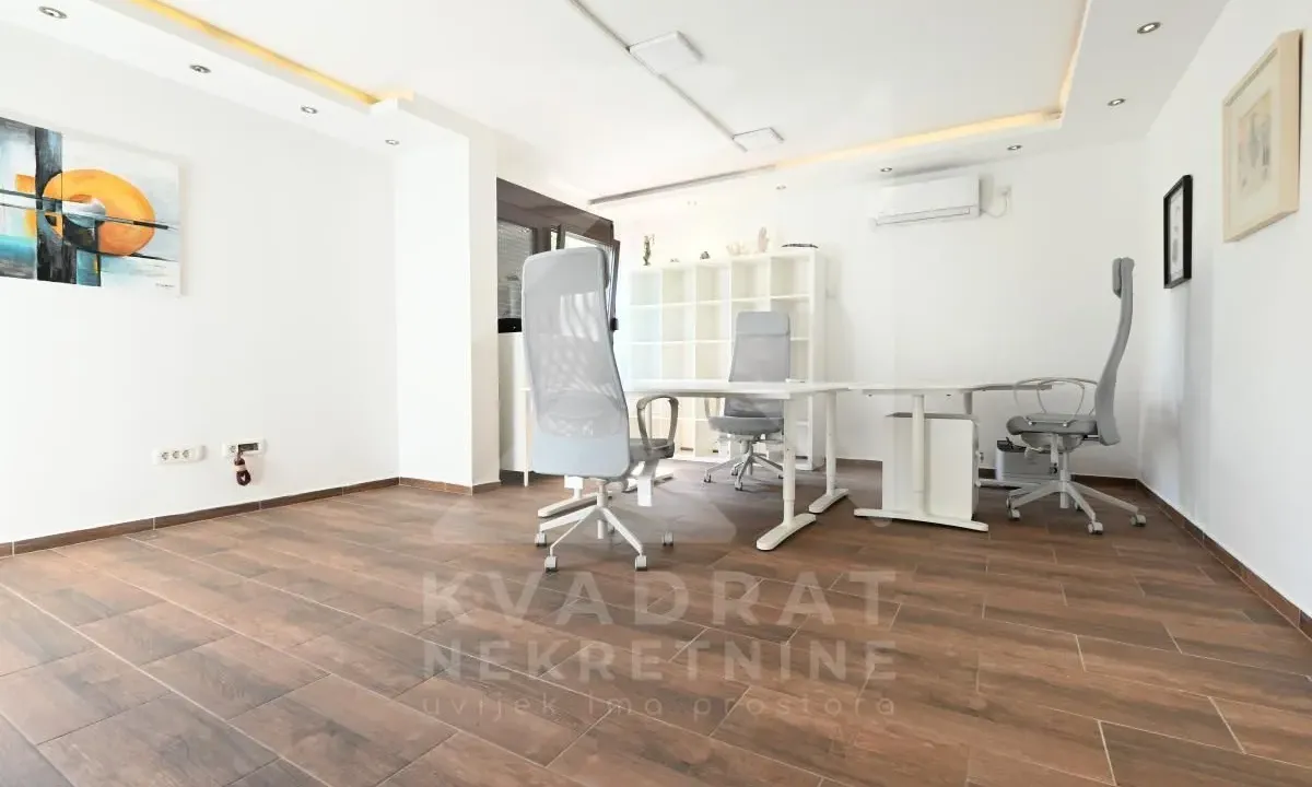 Rent, office space, 80m², Blok 5, Podgorica