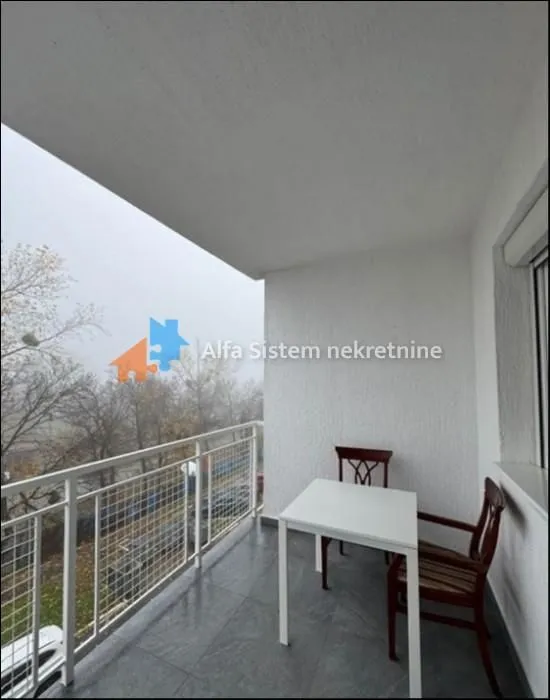 Izdavanje, četvorosoban stan, 120m², Savski Venac, Beograd