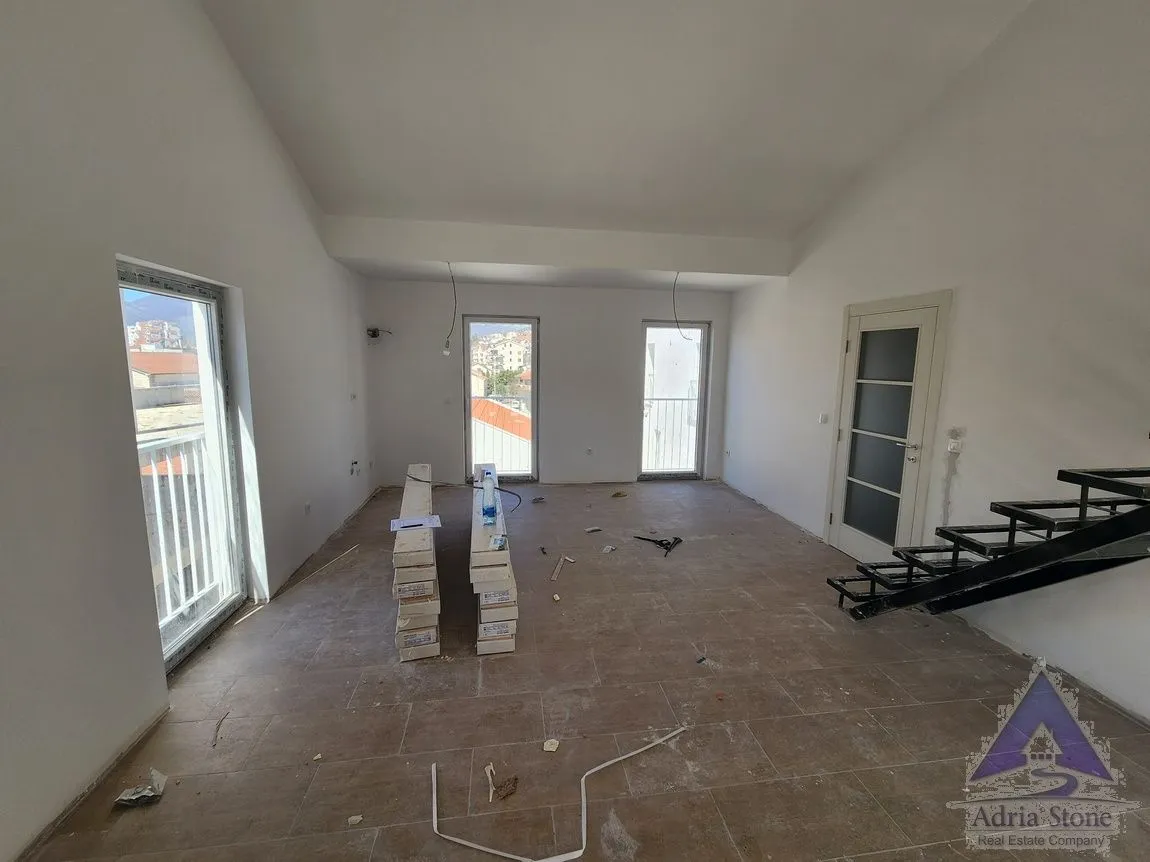 Sale, four bedroom apartment, 123m², Kalimanj, Tivat
