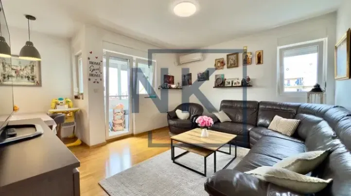 Prodaja, trosoban stan, 78m², Stari Aerodrom, Podgorica