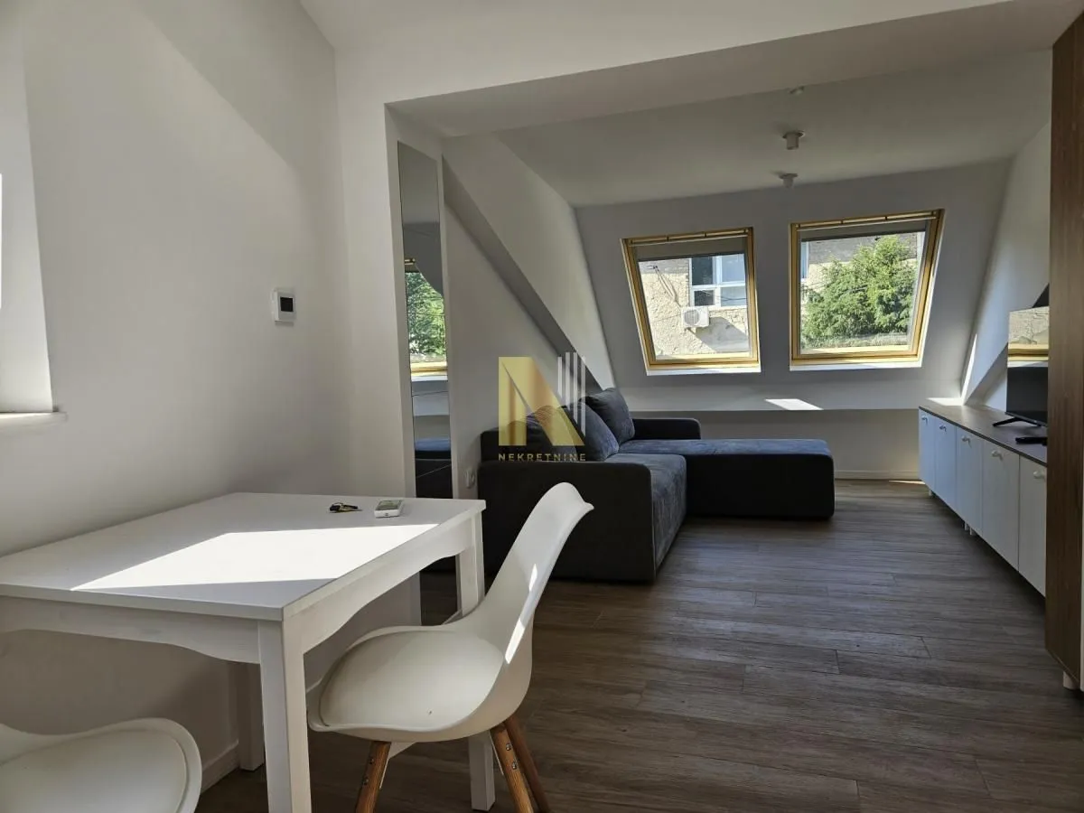 Prodaja, jednosoban stan, 32m², Centar, Novi Sad