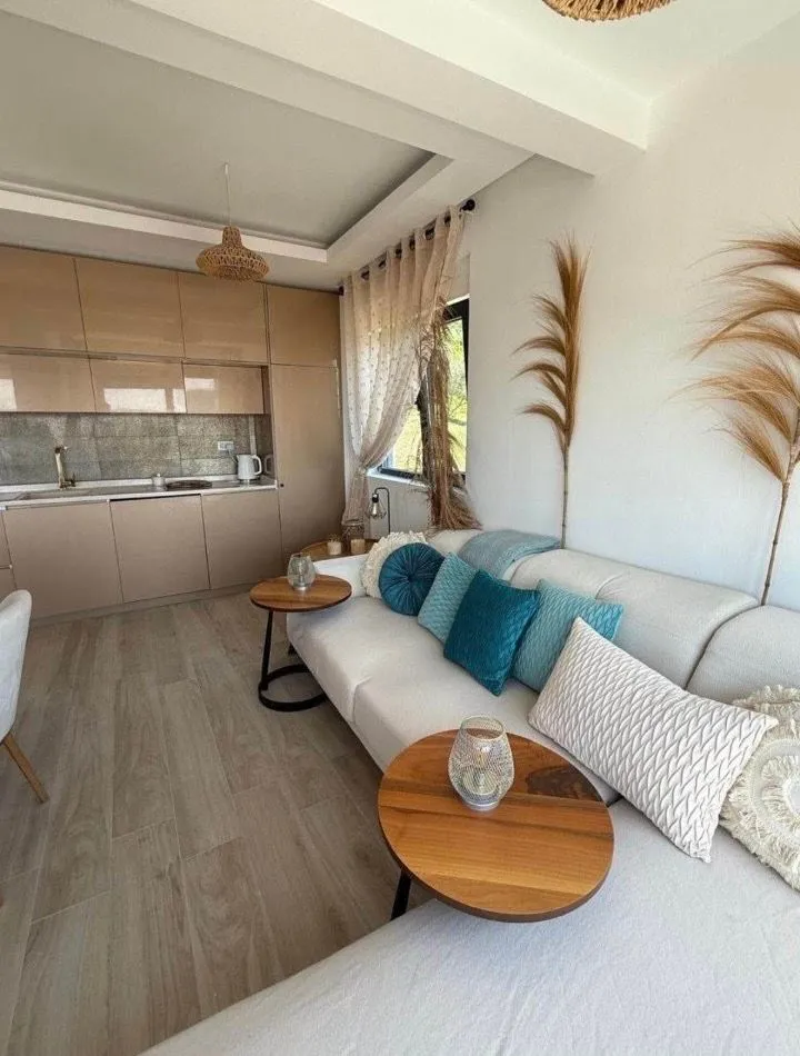 Prodaja, dvosoban stan, 107m², Kava, Tivat