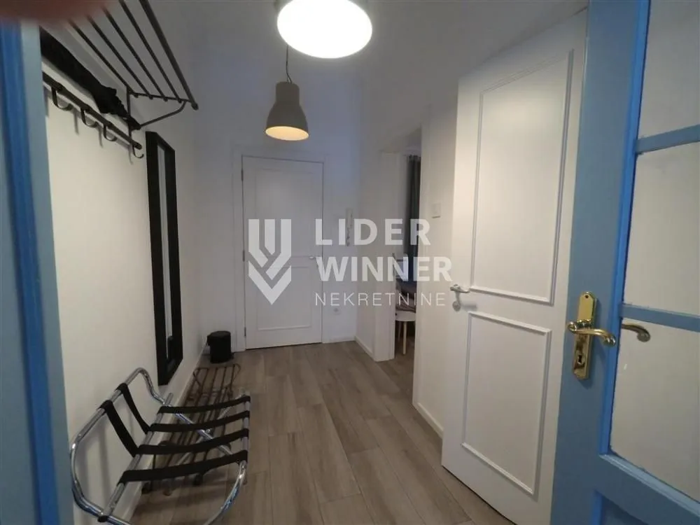 Izdavanje, trosoban stan, 62m², Stari Grad, Beograd