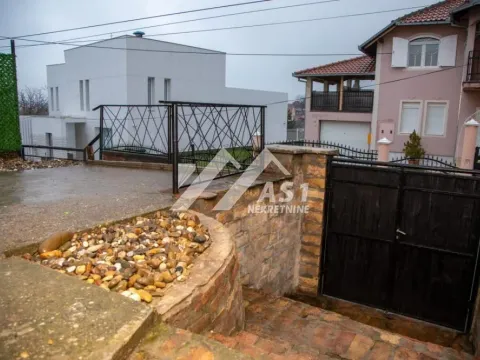 Izdavanje, kuća, 76m², Sremska Kamenica, Petrovaradin - image 10