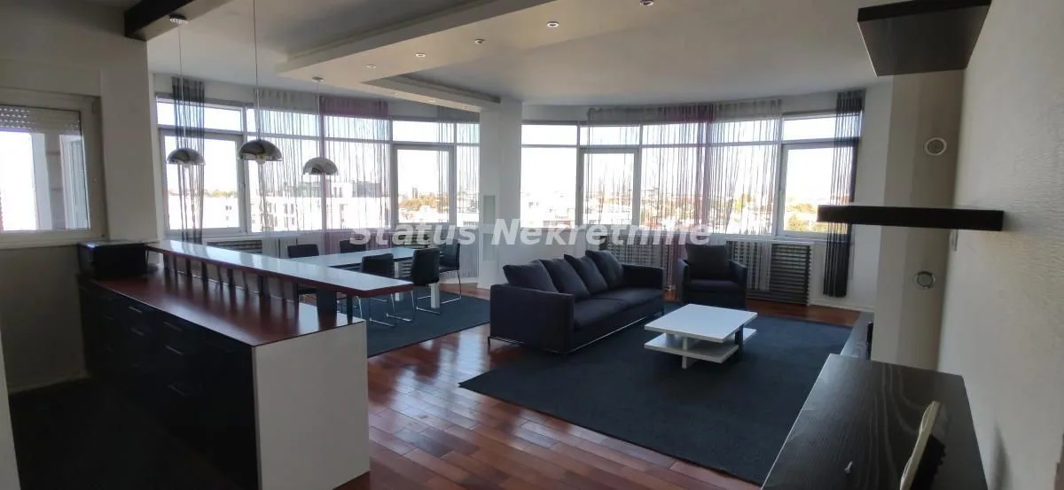 Prodaja, četvorosoban stan, 114m², Bulevar Evrope, Novi Sad Sve Podlokacije