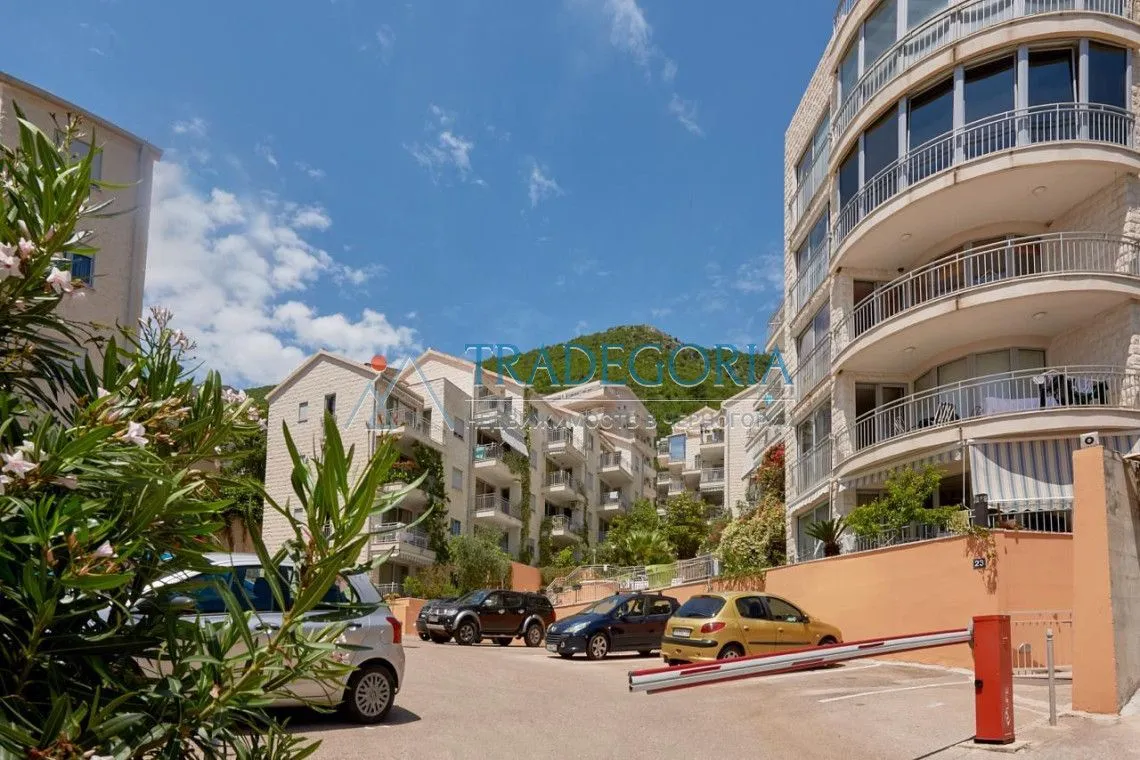 Prodaja, dvosoban stan, 68m², Petrovac, Budva