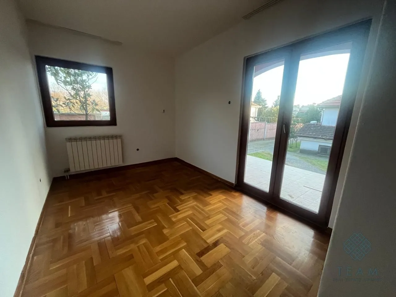 Izdavanje, trosoban stan, 120m², Ibričevina, Podgorica