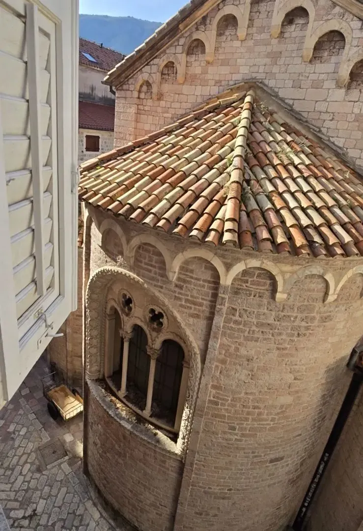 Prodaja, trosoban stan, 72m², Kotor, Crna Gora