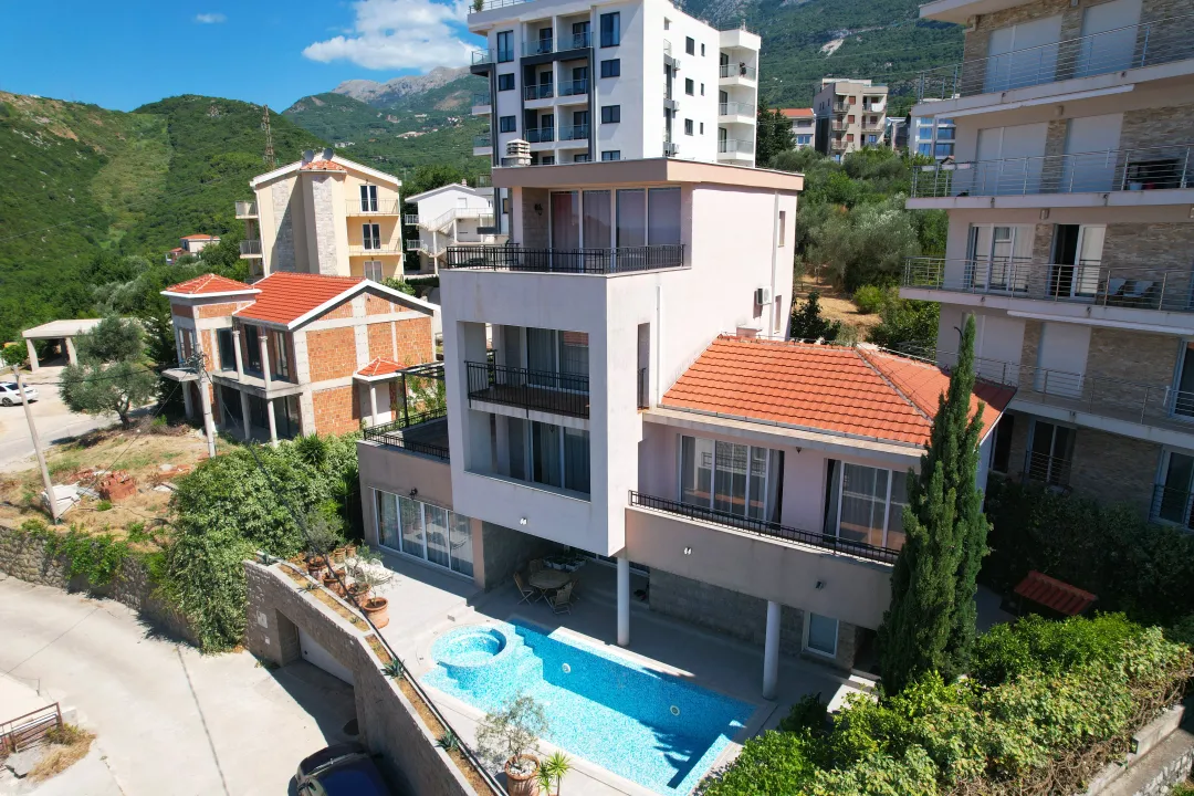 Sale, house, 650m², Bečići, Budva
