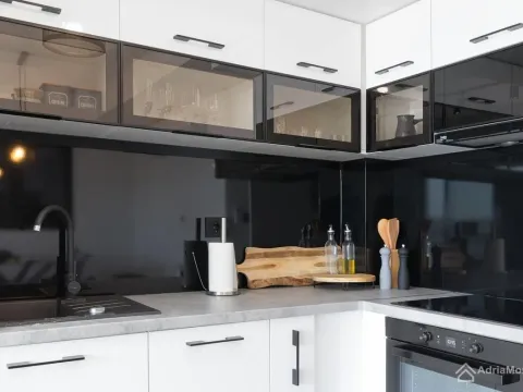 Prodaja, jednosoban stan, 60m², Centar, Tivat - image 5