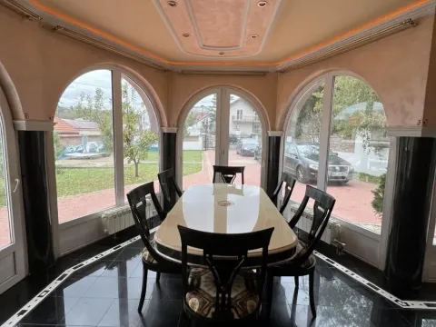 Rent, house, 170m², Autokomanda, Voždovac Sve Podlokacije - image 8