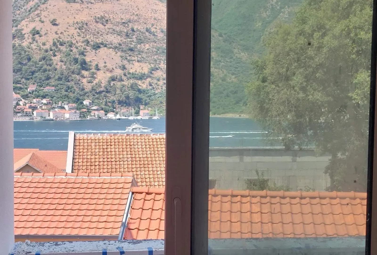 Sale, two bedroom apartment, 52m², Dobrota, Kotor