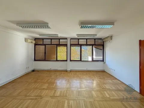 Izdavanje, poslovni prostor, 92m², Preko Morače, Podgorica - image 1