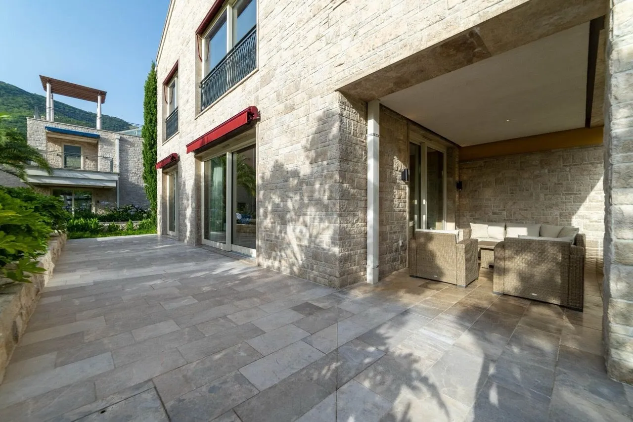 Prodaja, četvorosoban stan, 179m², Kumbor, Herceg Novi