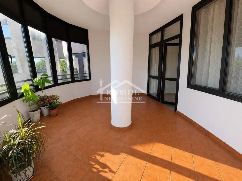 Rent, four bedroom apartment, 108m², Palilula Sve Podlokacije, Beograd