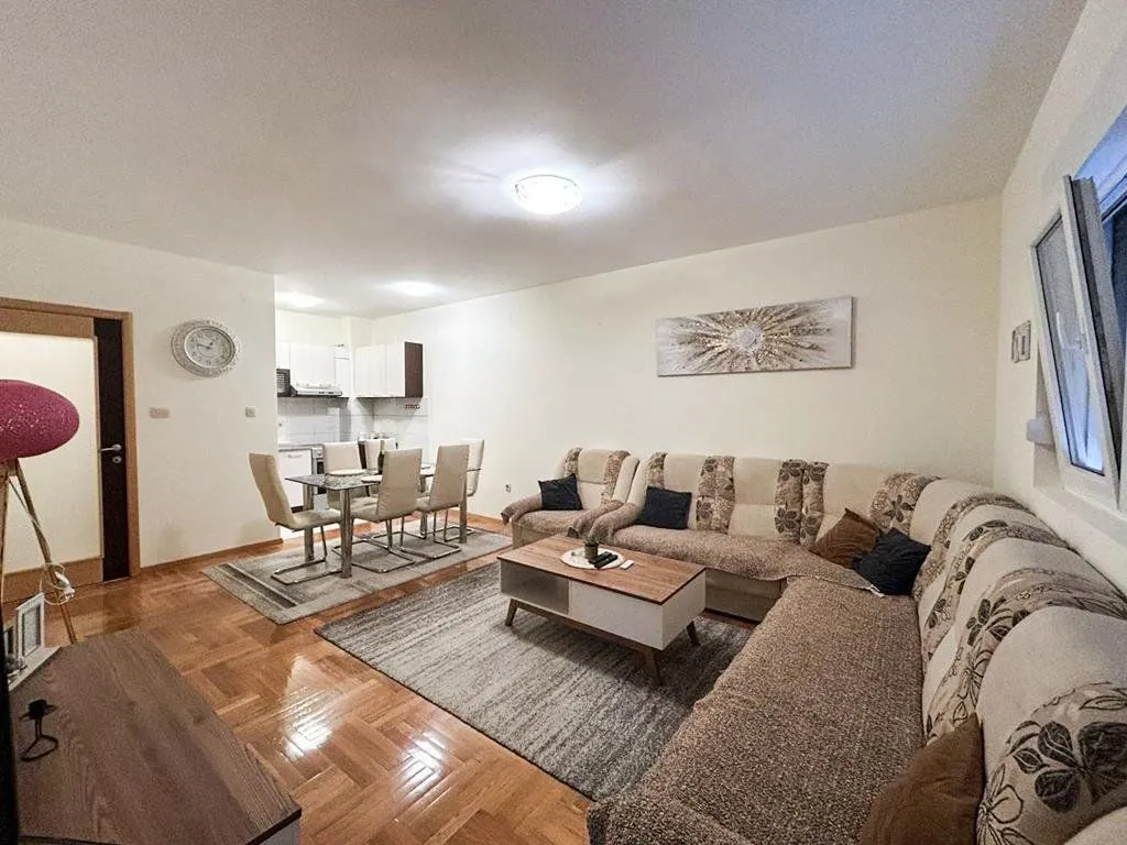 Izdavanje, jednosoban stan, 51m², Tuški Put, Podgorica