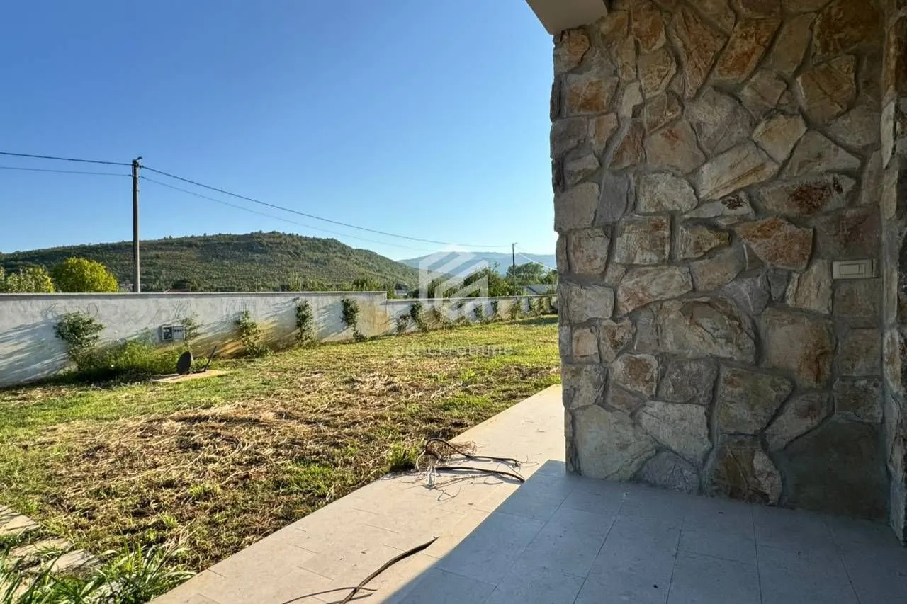 Izdavanje, kuća, 295m², Begovina, Danilovgrad