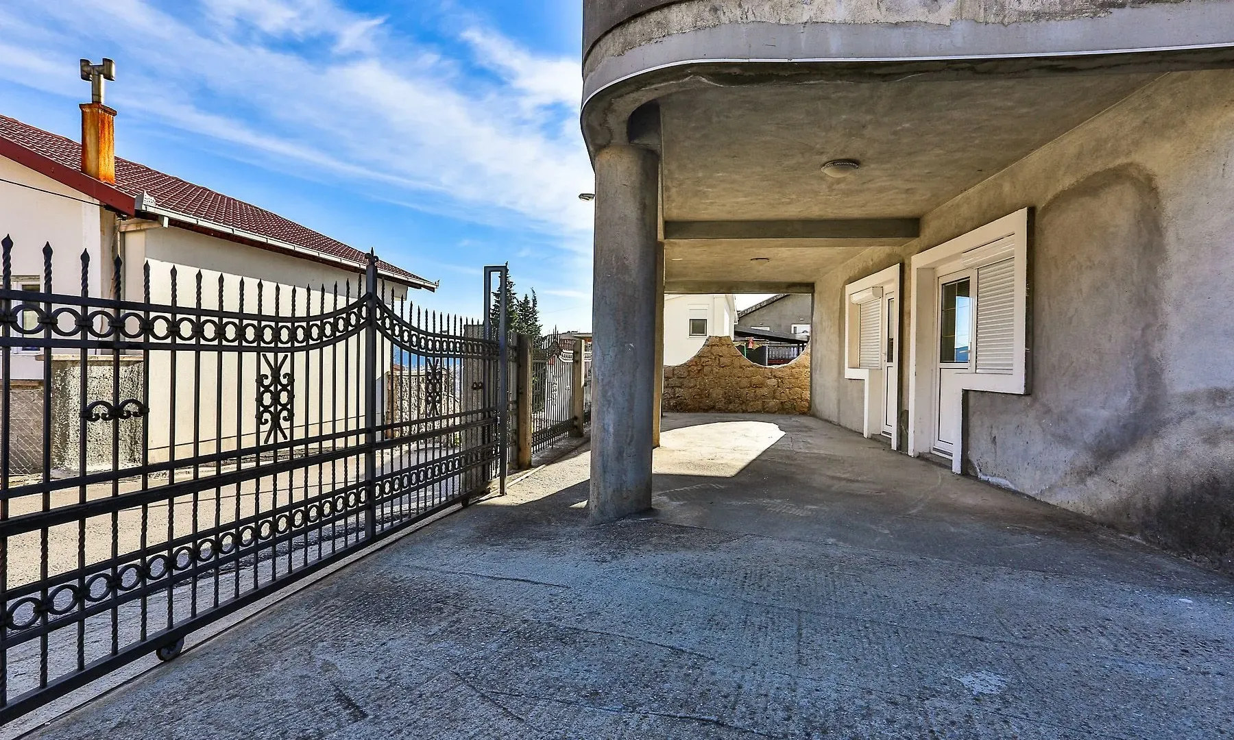 Prodaja, kuća, 420m², Bar, Crna Gora