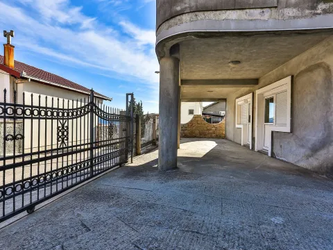 Sale, house, 420m², Bar, Crna Gora - image 10