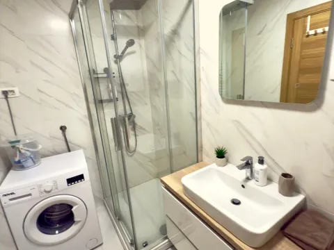 Izdavanje, dvosoban stan, 70m², City Kvart, Podgorica - image 11