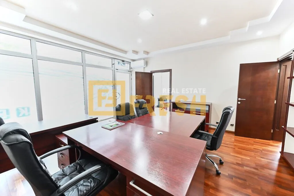 Rent, office space, 65m², Pobrežje, Podgorica