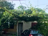 Rent, house, 100m², Tološi, Podgorica - image 1