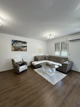 Rent, three bedroom apartment, 100m², City Kvart, Podgorica - image 3