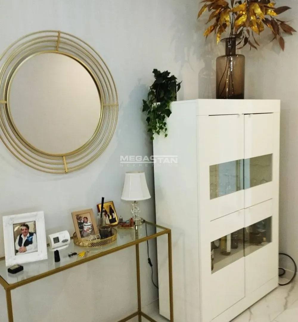 Prodaja, trosoban stan, 94m², Pančevo, Srbija