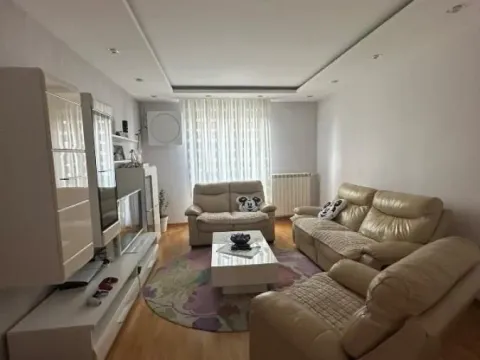 Stan in Vidikovački venac