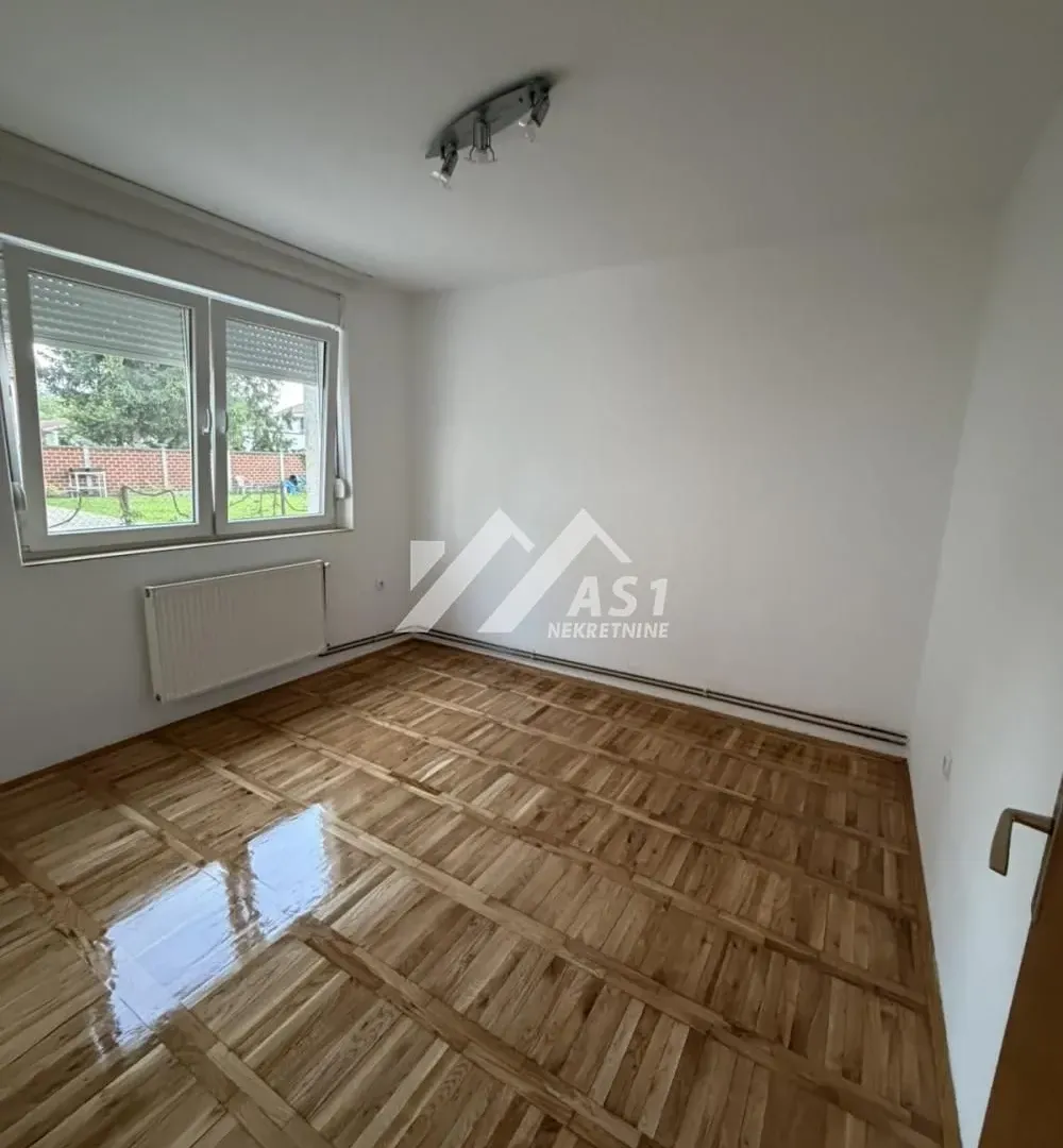 Izdavanje, trosoban stan, 100m², Novo naselje, Novi Sad