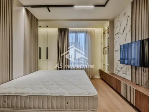 Izdavanje, trosoban stan, 89m², Savski Venac, Beograd - image 14