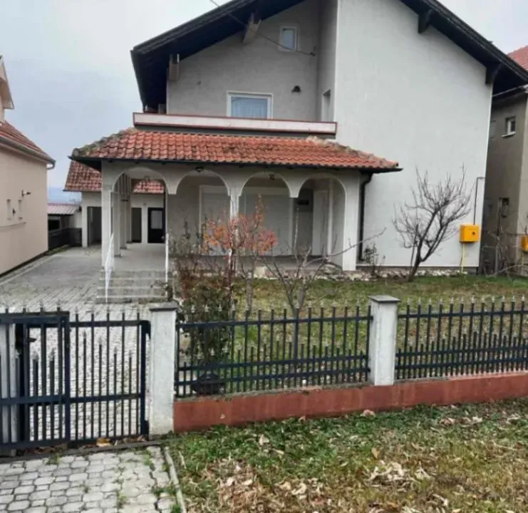 Sale, house, 300m², Ilićevo, Kragujevac