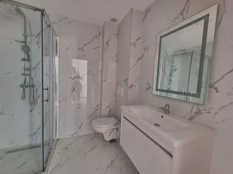 Sale, one bedroom apartment, 37m², Bečići, Budva - image 25