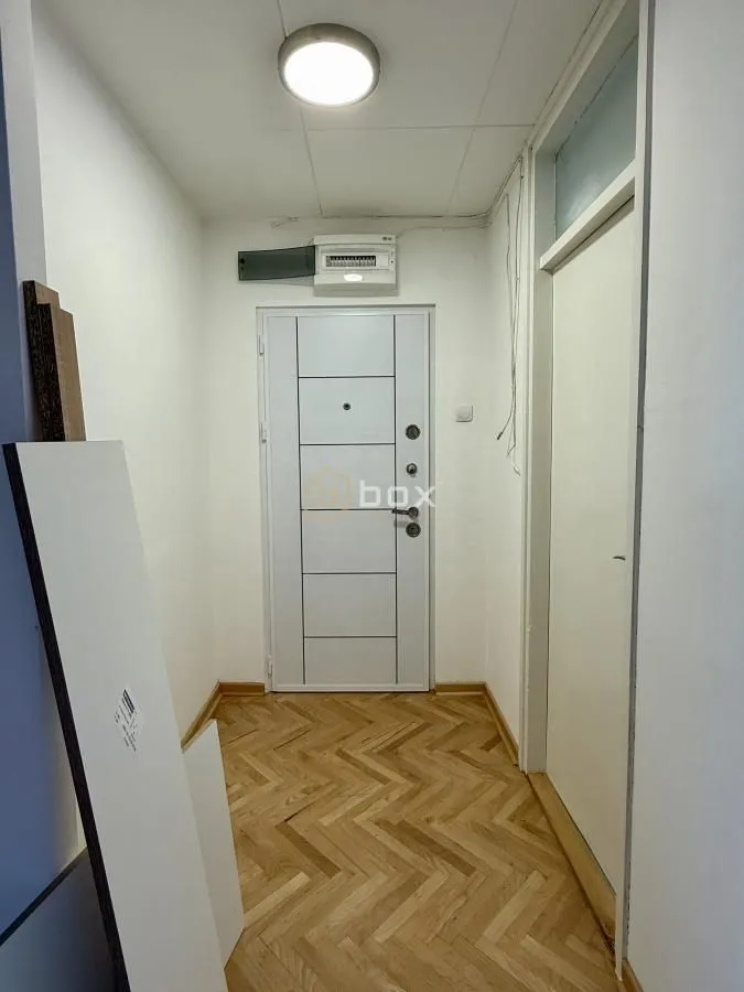 Prodaja, trosoban stan, 70m², Medijana, Niš